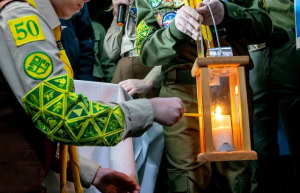 Зображення до посту: До центрального вокзалу Харкова привезли Вифлеємський вогонь