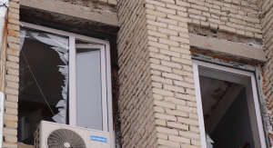 Зображення до посту: Від російського удару по Харкову утворилася вирва завширшки 20 метрів