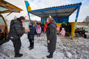 Зображення до посту: «Святий Миколай — дітям у потребі»: волонтери вітають зі святами дітей Харківщини — фото