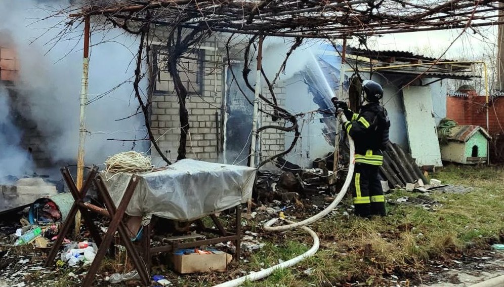 Зображення до:  У Вовчанській громаді від обстрілу спалахнула пожежа, постраждав цивільний