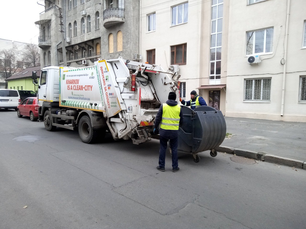 Зображення до:  У Харкові жінкам і демобілізованим пропонують роботу в «КПВП»