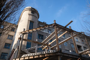 Зображення до посту: Власник ресторану, який зводять біля гуртожитку «Гігант», отримав припис про порушення