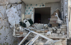 Зображення до посту: У Золочеві внаслідок обстрілу 25 лютого пошкоджено пів сотні будинків