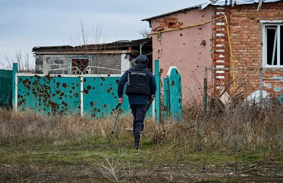 Зображення до:  ДСНС розміновує Велику Комишуваху на Харківщині: фото, відео