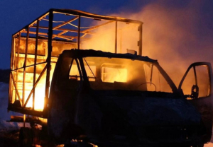 Зображення до посту: На Куп’янщині внаслідок удару дрона згорів фургон, постраждав водій