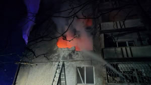 Зображення до посту: Через атаку дронів у Харкові пошкоджені будинки, кафе, театр: фото наслідків