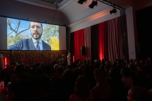 Зображення до посту: Фільм «2000 метрів до Андріївки» Мстислава Чернова здобув приз на кінофестивалі у Данії