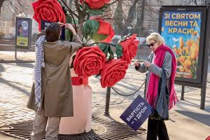 Зображення до посту: У Харкові 8 березня вшанували пам’ять полеглих військових та звернулися до Терехова