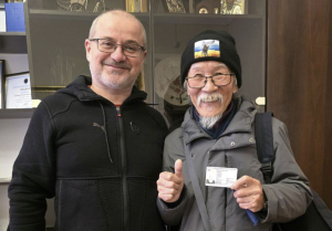 Зображення до посту: Японський волонтер Фумінорі Цучіко отримав посвідку на тимчасове проживання в Україні