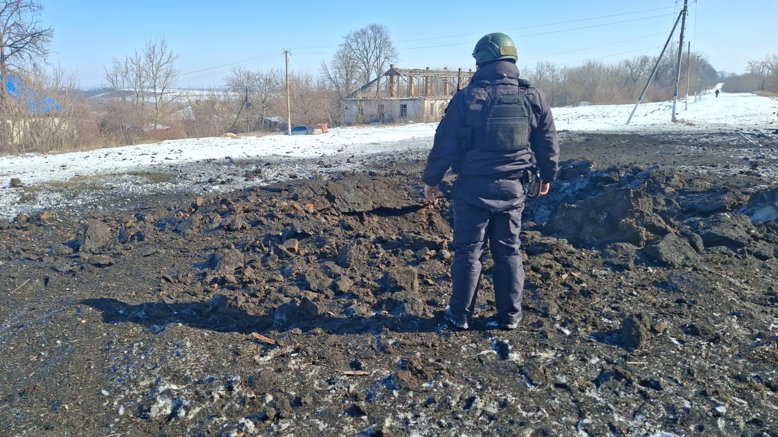 Зображення до:  Російська армія вдарила керованою авіабомбою по селу у Золочівській громаді