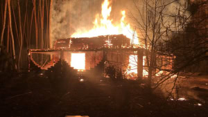 Зображення до посту: Російські дрони пошкодили лікарню та будинки в Золочеві