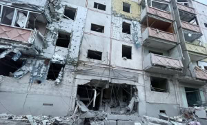 Зображення до посту: Удар по житловому будинку в Куп’янську 30 березня: постраждалих побільшало до п’яти