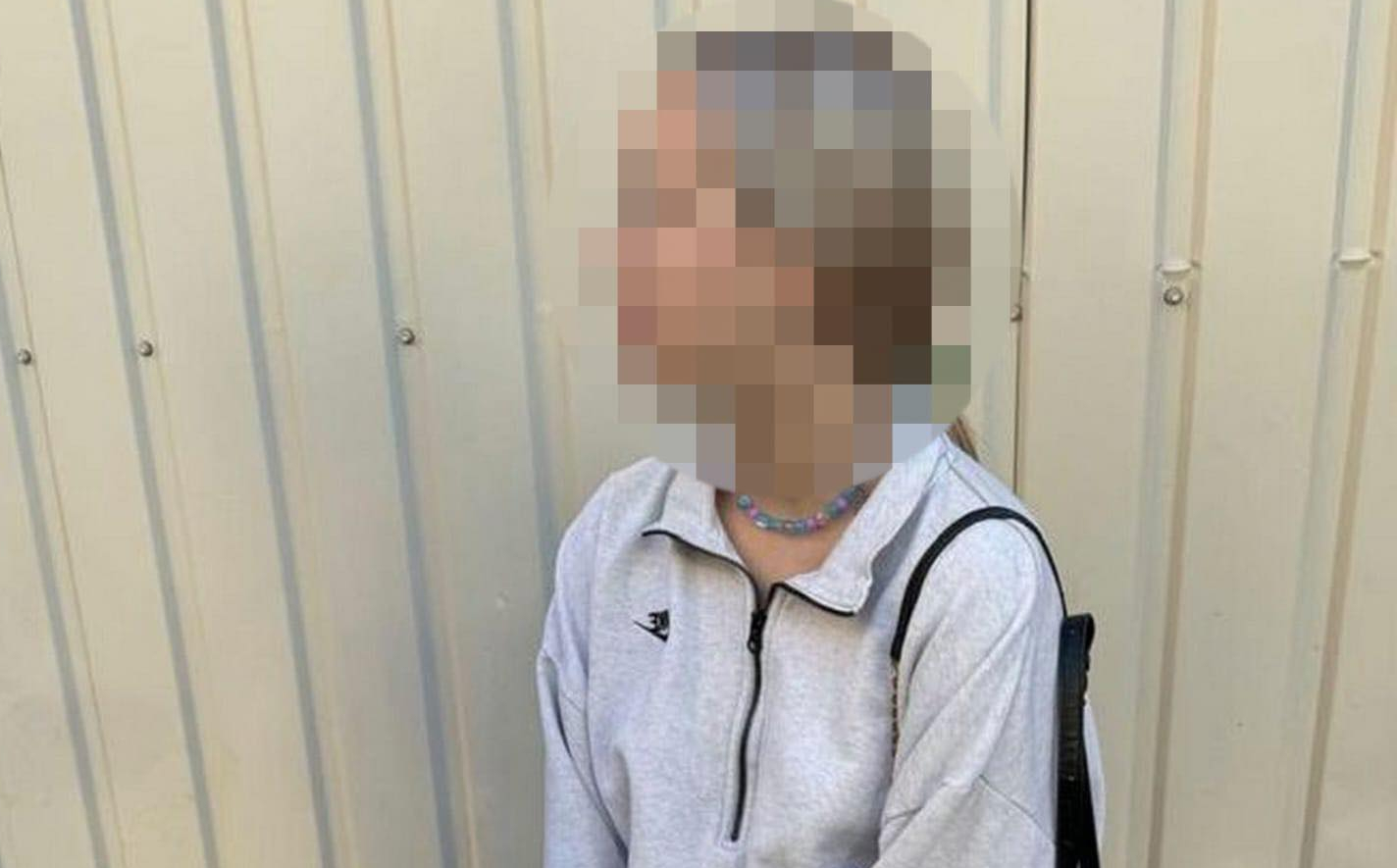 Зображення до:  У Харкові 15-річну школярку підозрюють у підпалах авто військових