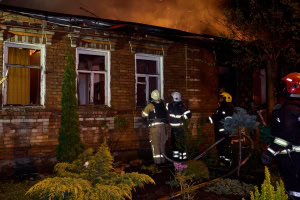 Зображення до посту: У Харкові після обстрілу сталися 10 пожеж, 39 людей постраждали: фото