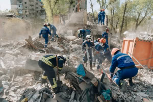 Зображення до посту: У Києві 25 квітня оголосили днем жалоби за загиблими внаслідок російської атаки