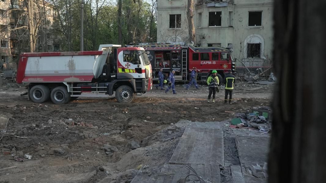 Зображення до:  У Києві завершили пошукові роботи після обстрілу 24 квітня: загинули 12 людей