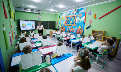 Діти у школі