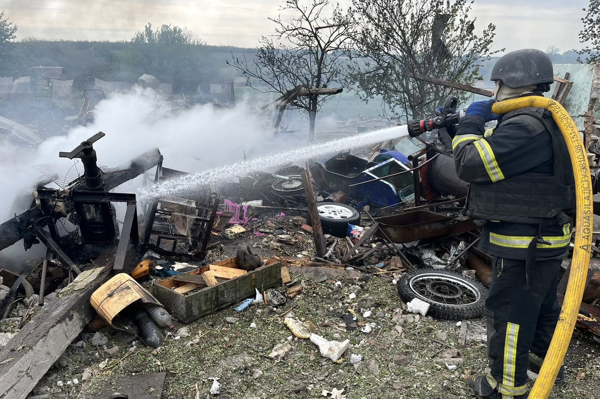 Зображення до:  Російські військові вдарили по Куп’янщині авіабомбами: постраждали двоє людей