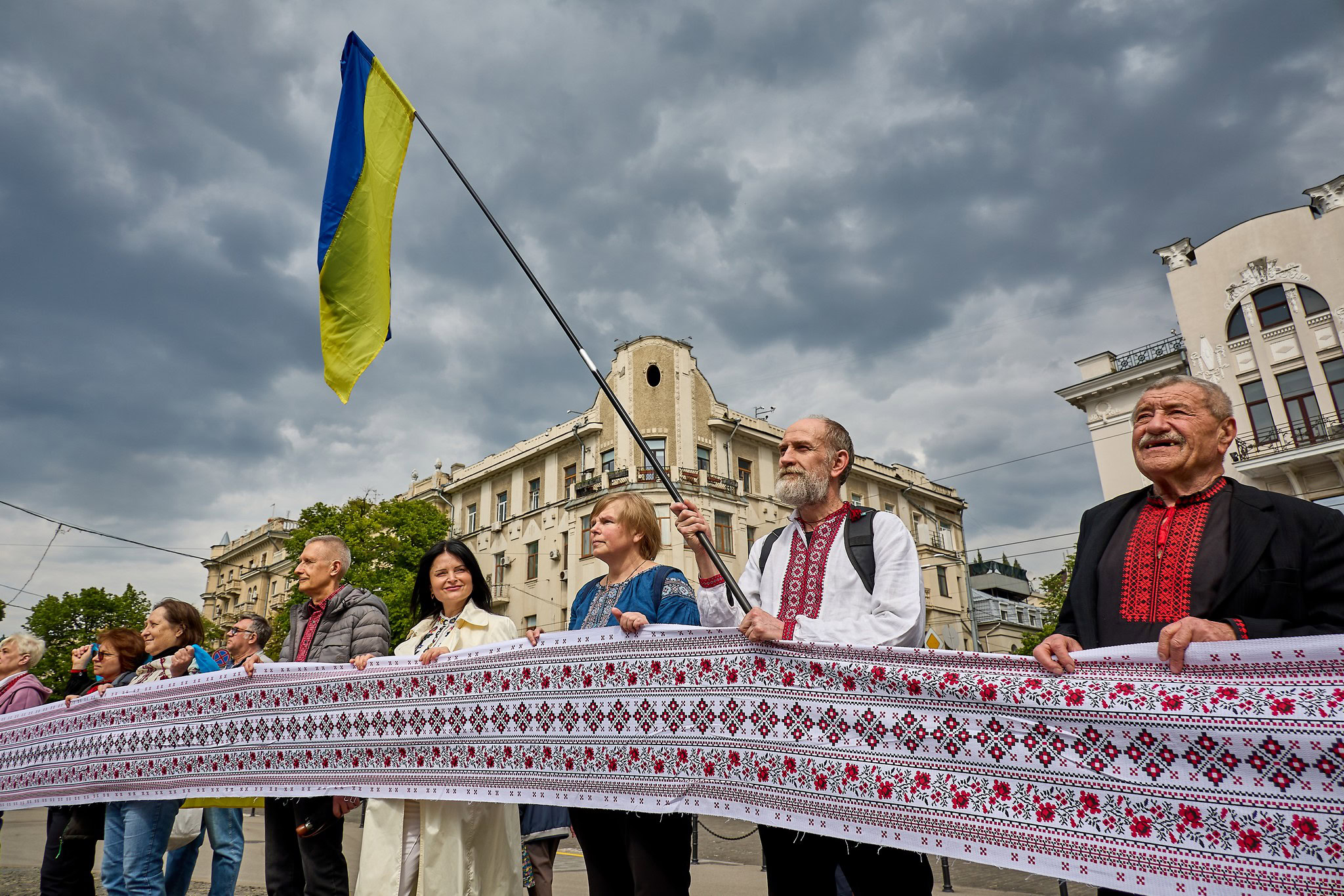 Зображення до:  У Харкові провели акцію до Всесвітнього дня вишиванки: фото