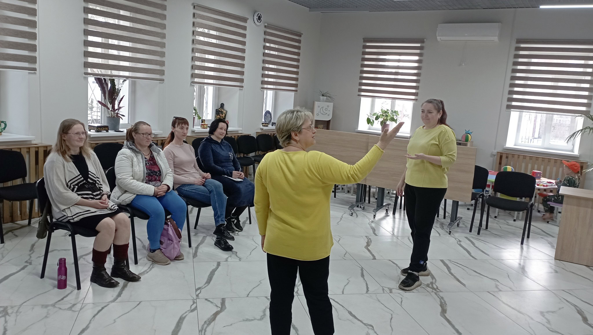 Зображення до:  «Свій біль не обов’язково тримати в собі»: як жителям Пісочина допомагають у Центрі життєстійкості