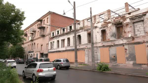 Зображення до посту: Пошкоджений на 81%: у Харкові знесуть будинок на майдані Героїв Небесної Сотні