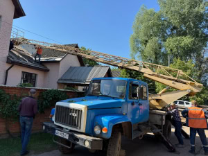 Зображення до посту: В Ізюмі усувають наслідки російського удару