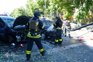 Зображення до посту: росія вдарила по центру Сум з реактивної артилерії: троє загиблих