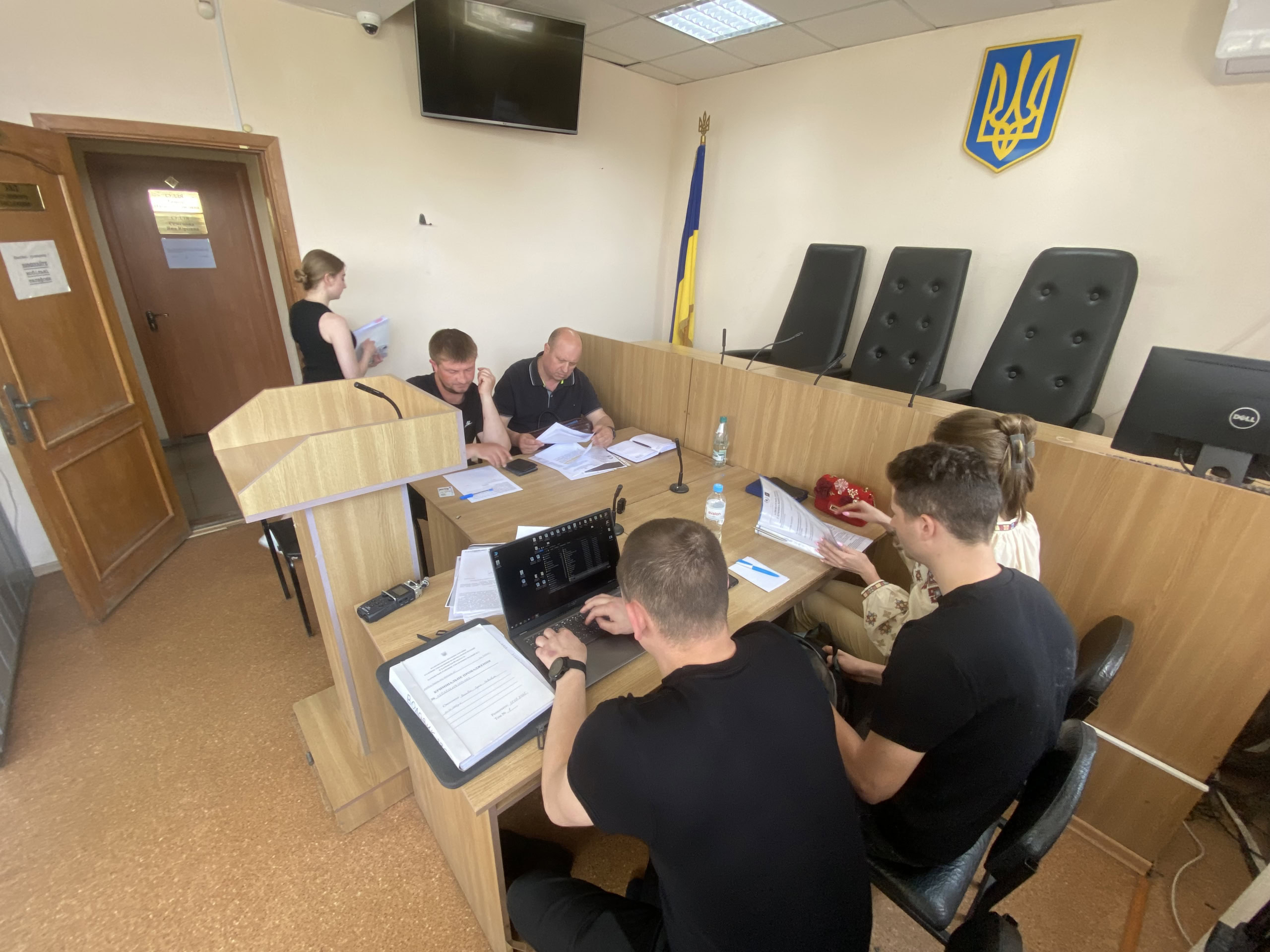 Зображення до:  Обвинувачений у справі про побиття вчителя працівник ТЦК прийшов до суду