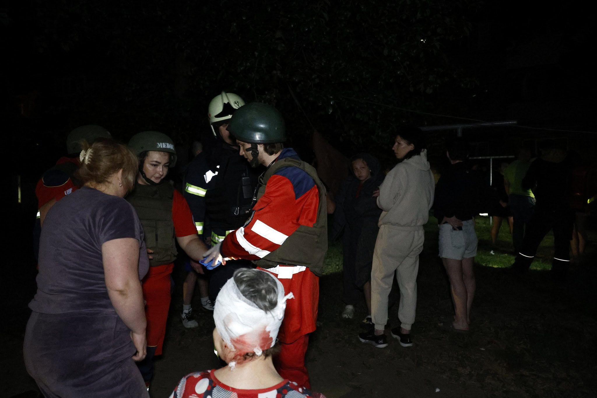 Зображення до:  Нічний удар по Харкову: у прокуратурі розповіли, в якому стані постраждалі