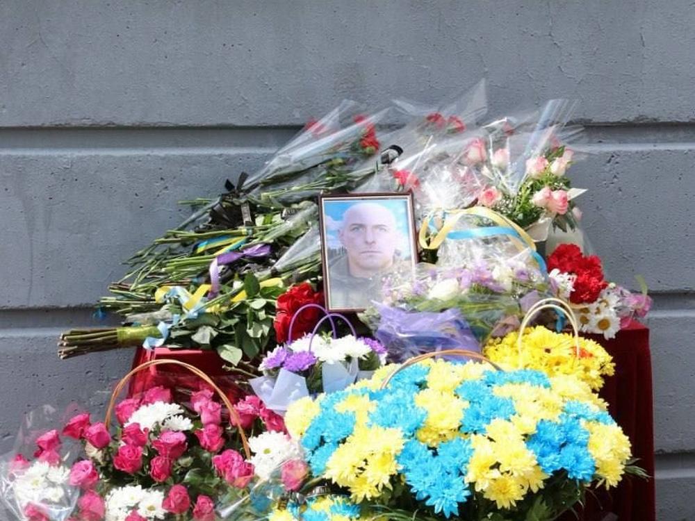 Зображення до:  У Харкові відкрили меморіальну дошку полеглому захиснику Вячеславу Божедаю
