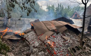 Зображення до посту: У селі під Золочевом від дронової атаки поранено 80-річного чоловіка