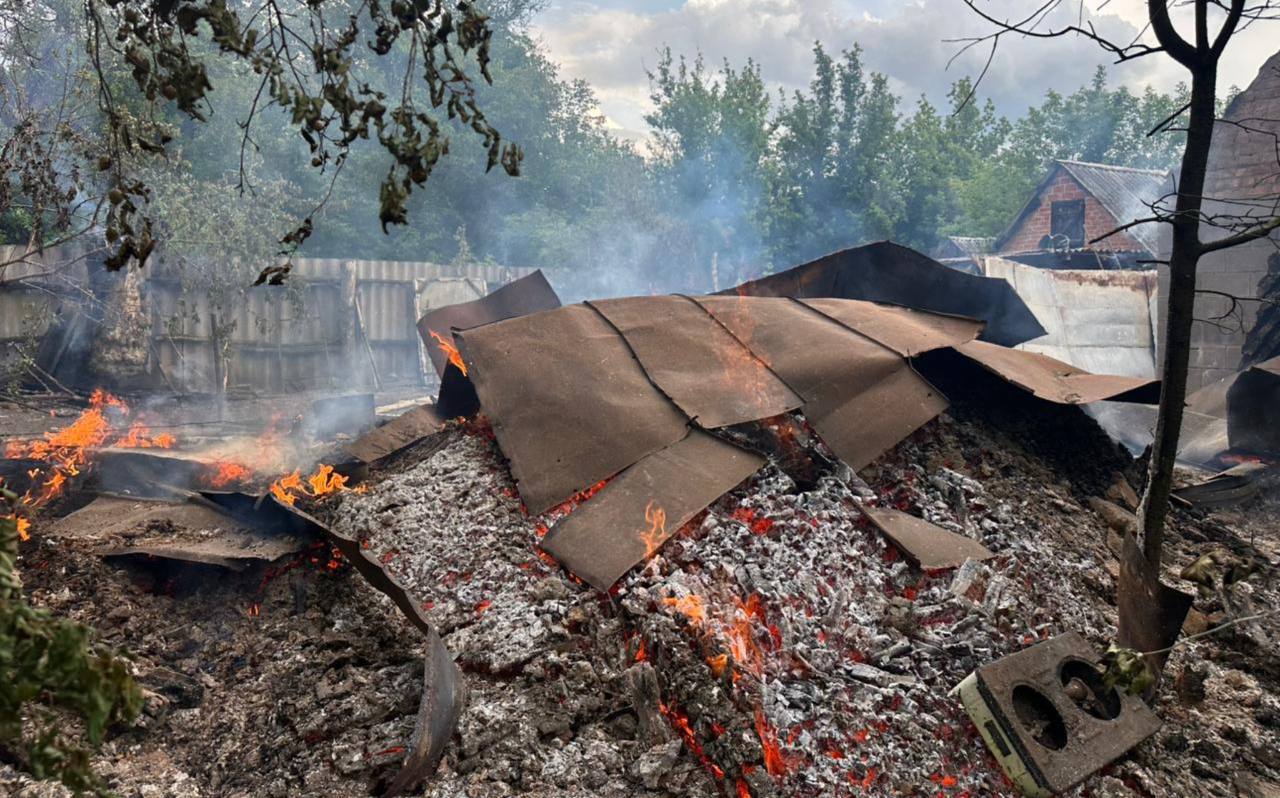 Зображення до:  У селі під Золочевом від дронової атаки поранено 80-річного чоловіка