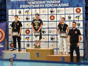 Зображення до посту: Спортсмени Харківщини здобули п’ять медалей на чемпіонаті з боротьби на поясах