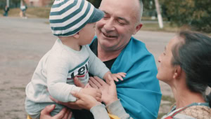 Зображення до посту: У Балаклійській громаді зустріли звільненого з полону бійця