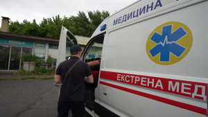 Зображення до посту: «Певний гепіенд»: матері, яка відмовлялася евакуюватися з-під обстрілів, повернули дитину