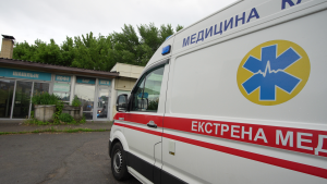 Зображення до посту: Передусім маємо забезпечити 50 автомобілів, — Синєгубов про захист швидких від дронів на Харківщині