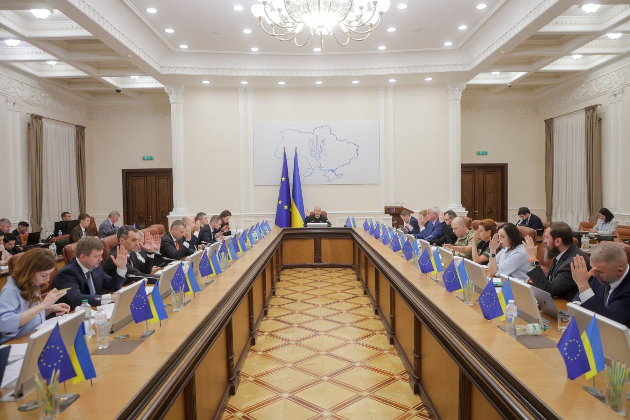 Зображення до:  Ізюм отримає гроші на ремонт пошкоджених обстрілами будинків: рішення уряду