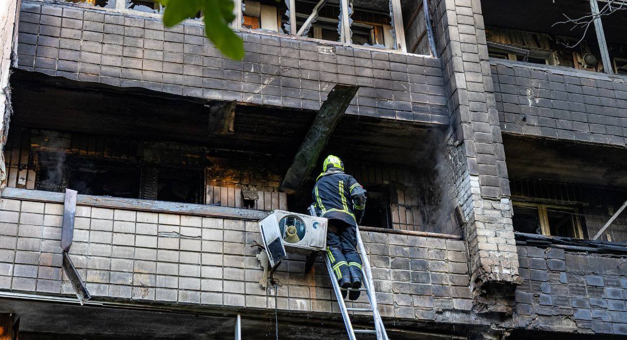 Зображення до:  У Києві від дронової атаки постраждали понад 20 людей, спалахнули пожежі