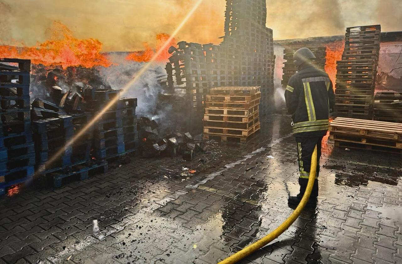 Зображення до:  Понад 720 дронів і 13 ракет: що відомо про наслідки російської повітряної атаки