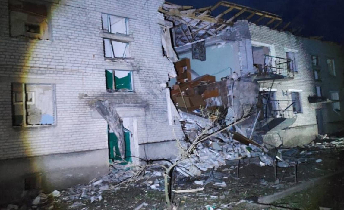 Зображення до:  У селі на Куп’янщині дрон влучив у будинок: двоє поранених