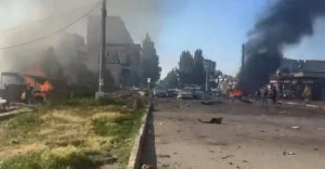 Зображення до посту: Російська армія скинула авіабомбу на центр Добропілля на Донеччині: є загиблі та поранені
