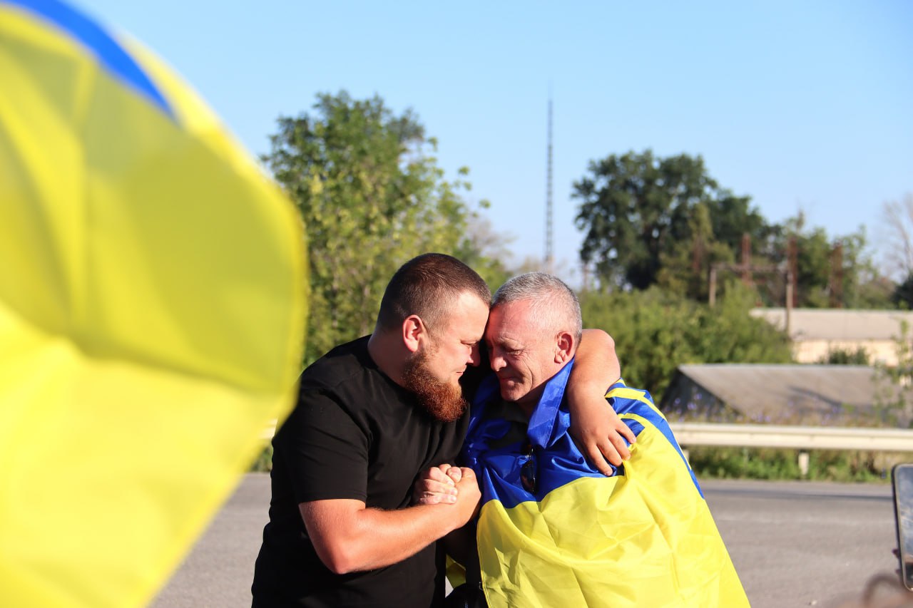 Зображення до:  У Лозівській громаді зустріли захисника, який повернувся з російського полону