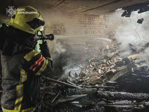 Зображення до посту: Обстріли Харківщини: у Золочеві горіла лікарня, на Чугуївщині — чотириповерхівка