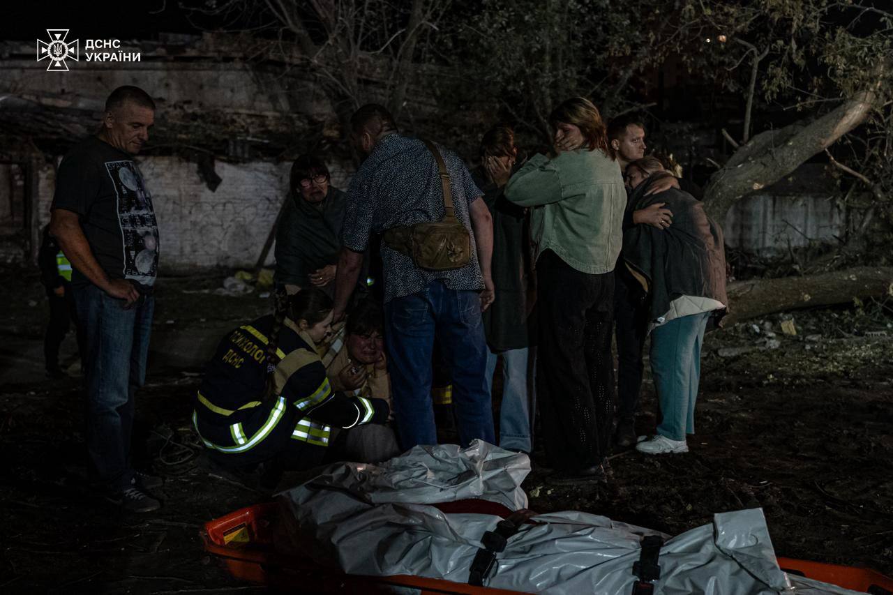 Зображення до:  У Харківській області — день жалоби за загиблими у Києві