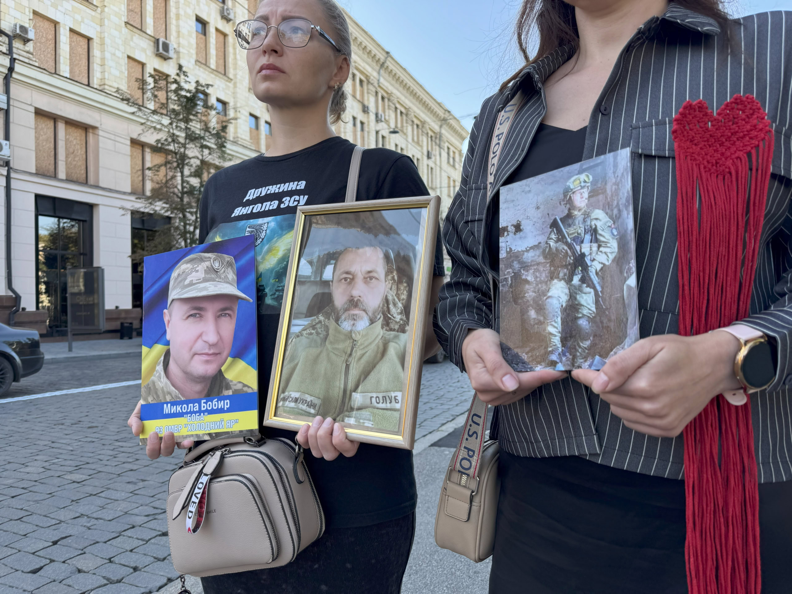 Зображення до:  «Харкову потрібне місце пам’яті захисників»: у центрі міста відбулась хвилина мовчання