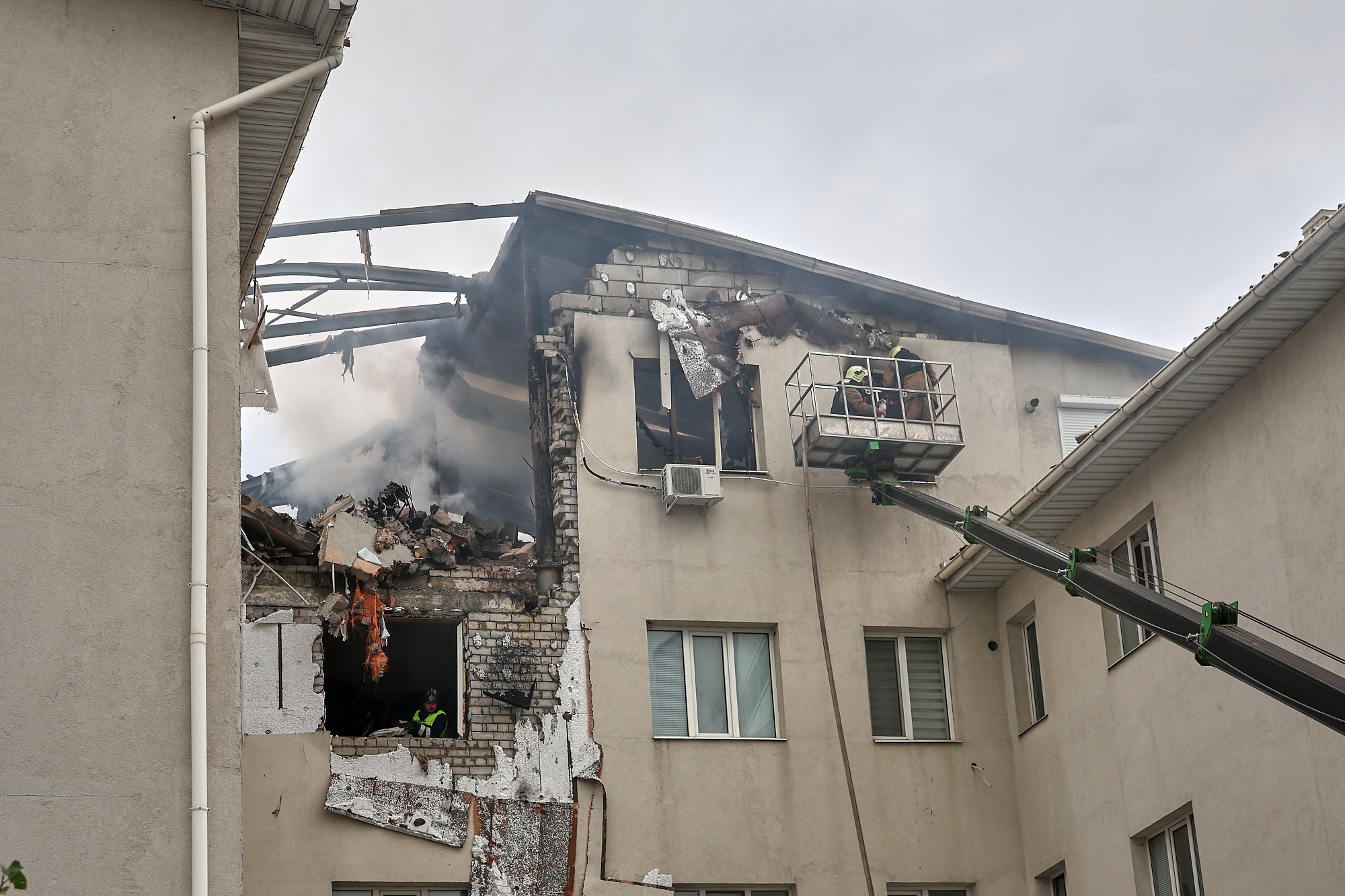 Зображення до:  Двоє дітей загинули від російського удару дронів по Харкову