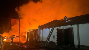 Зображення до посту: Російська армія вдарила дронами по підприємству в Балаклії, спалахнула пожежа