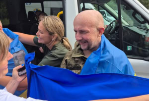 Зображення до посту: Обмін полоненими у День Незалежності України: серед звільнених — двоє журналістів та ексмер Херсона