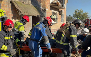 Зображення до посту: У Києві зросла кількість загиблих внаслідок нічної атаки: під завалами продовжують шукати людей