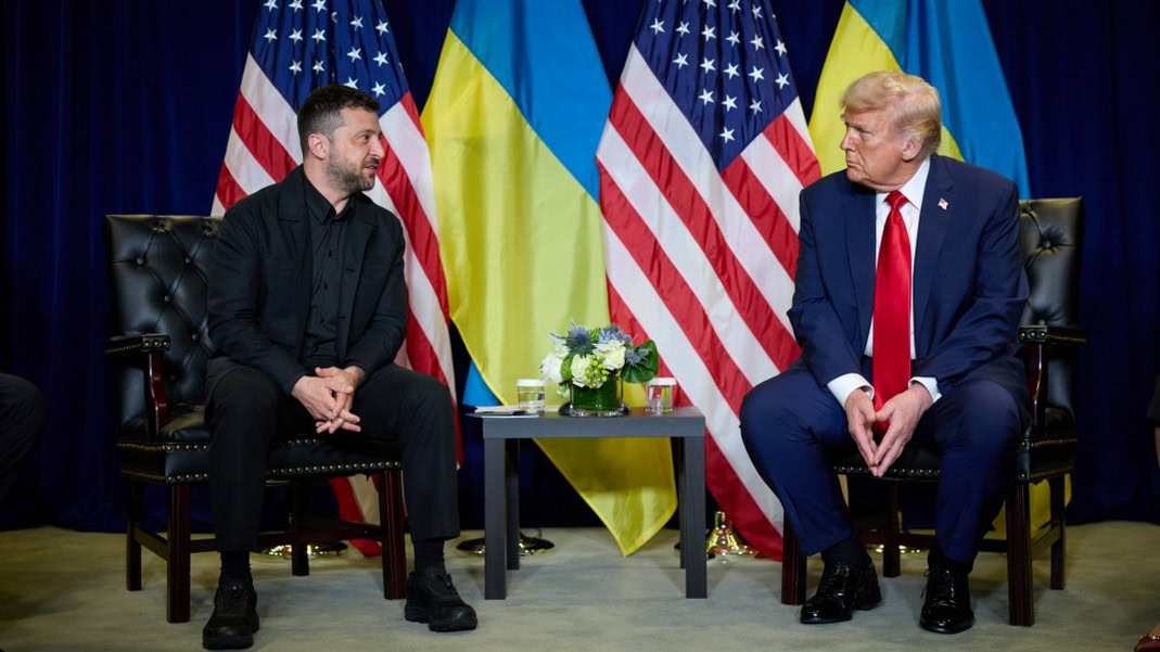 Зображення до:  Звільнили 360 кв. км: Зеленський на зустрічі з Трампом розповів про здобутки ЗСУ